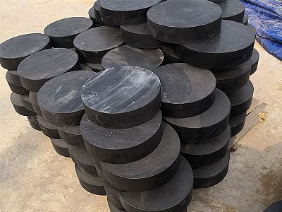 沈阳板式橡胶支座由若干层橡胶片与薄钢板经加压硫化